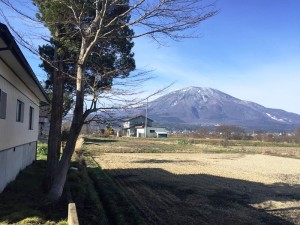 物件裏より2（戸隠連峰・黒姫山の眺め）